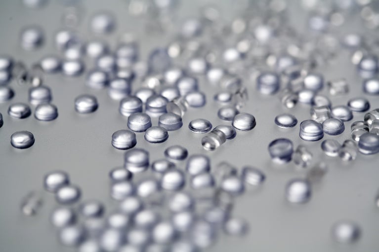 Policarbonato vs Vetro: Vantaggi e Svantaggi