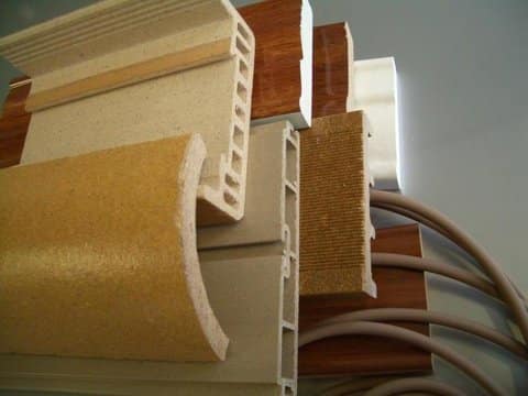 Come produciamo i nostri profili per l’arredamento in plastica rigenerata